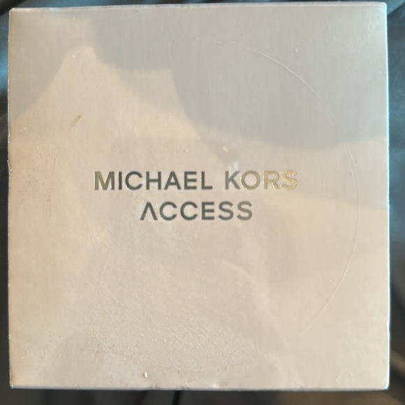 Michael Kors smart watch - Picture 2 of 3